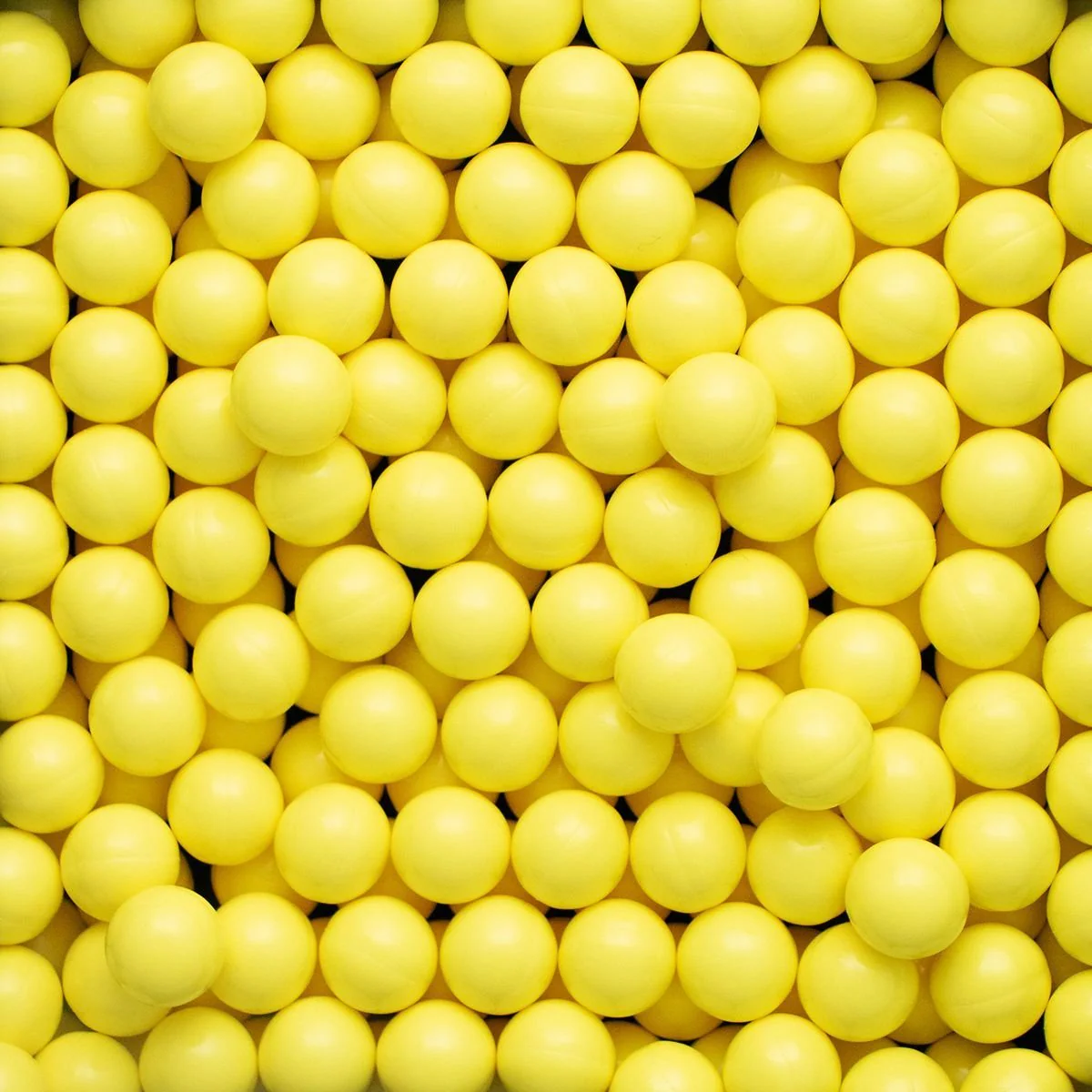 Valken Infinity Paintballs - Yellow Shell/Yellow Fill - 2000 Count - Image 2